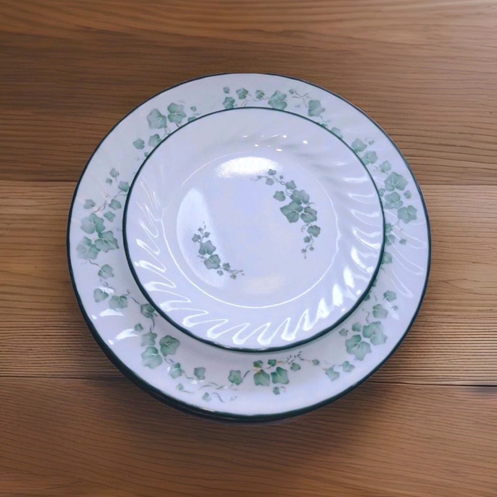 Set of 8: Vintage Corelle Callaway Ivy Swirl Dinner Plates and Dessert Plates